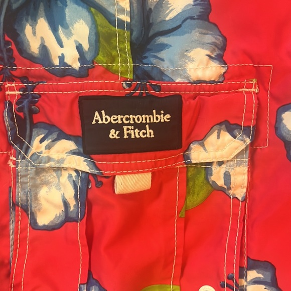 Abercrombie & Fitch board shorts - Picture 5 of 9